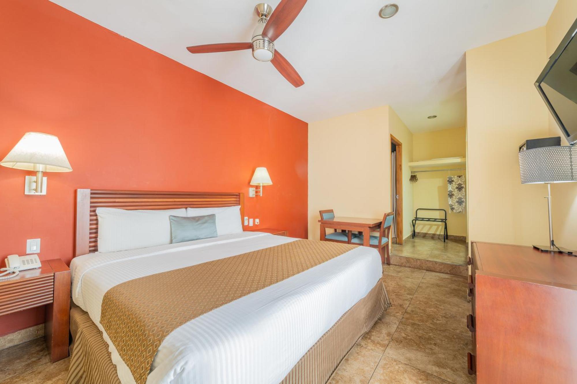 Seven Crown La Paz Centro Historico Hotel Екстериор снимка